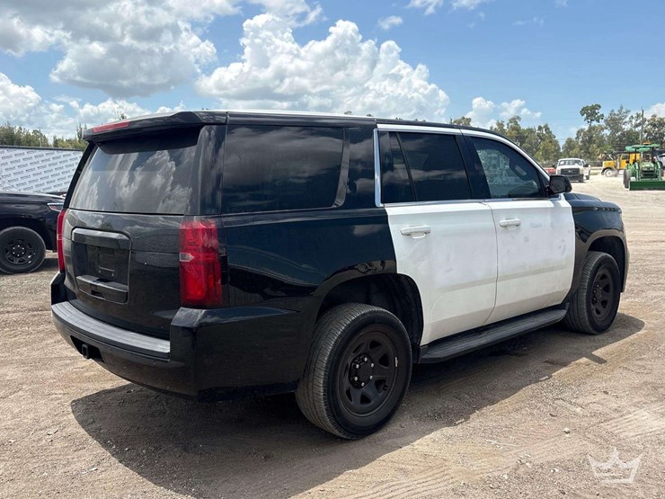 2018-chevrolet-tahoe-image-4