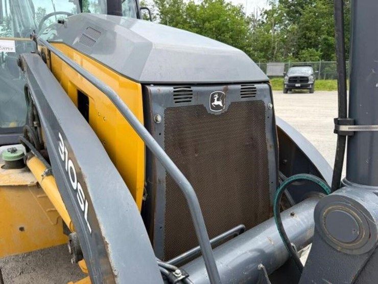 2018-deere-310sl-image-31