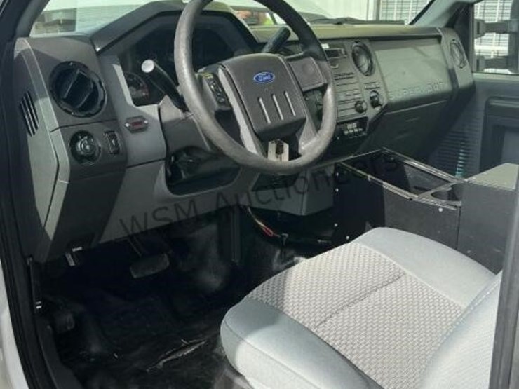 2015-ford-f550-image-25