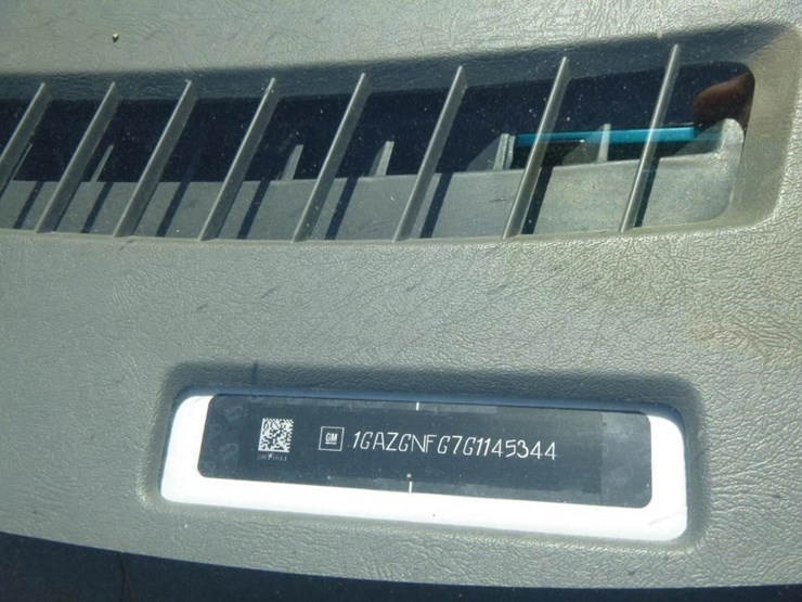 2016-chevrolet-express-3500-image-30