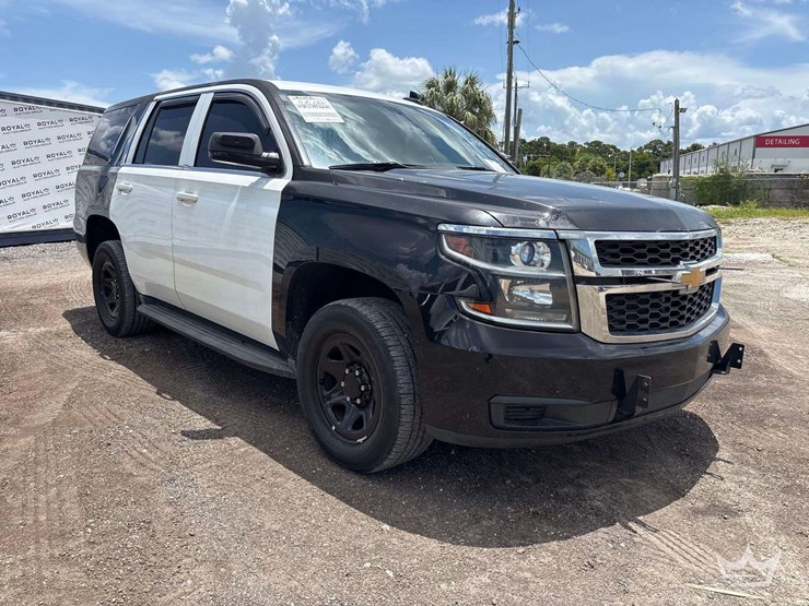 2016-chevrolet-tahoe-image-2