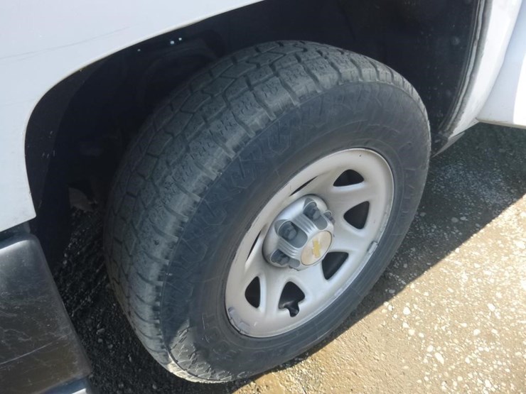 2016-chevrolet-1500-image-13