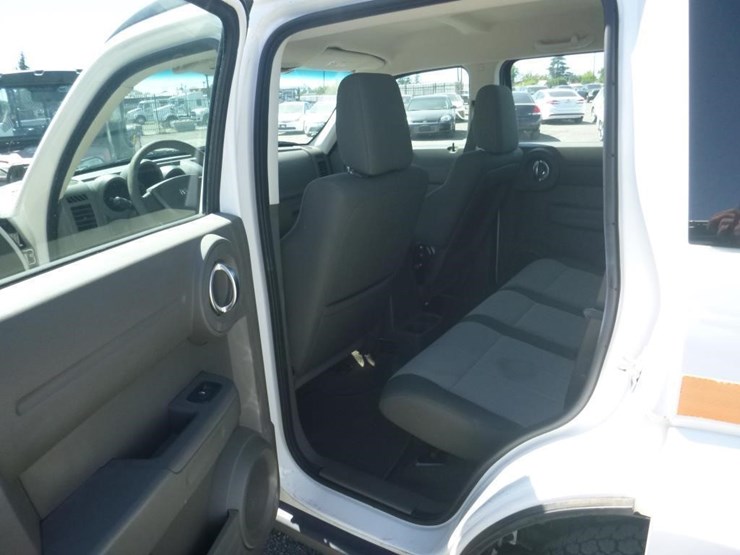 2009-dodge-nitro-image-7