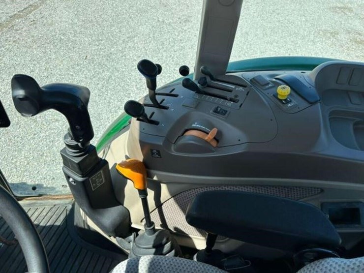 2016-john-deere-5085e-image-11