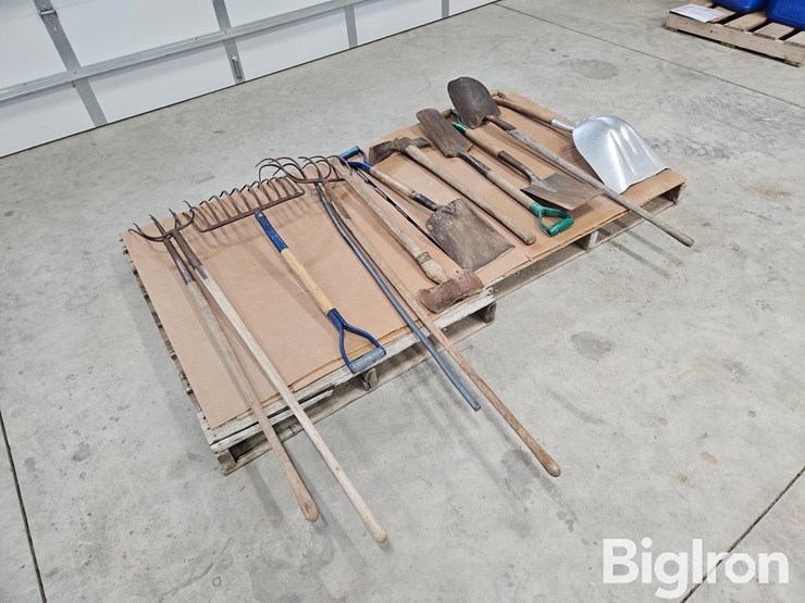 shovels,-rakes-and-other-garden-tools-image-3