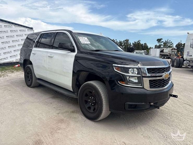 2019-chevrolet-tahoe-image-2