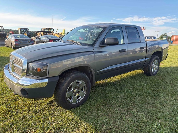 2005-dodge-dakota-image-1