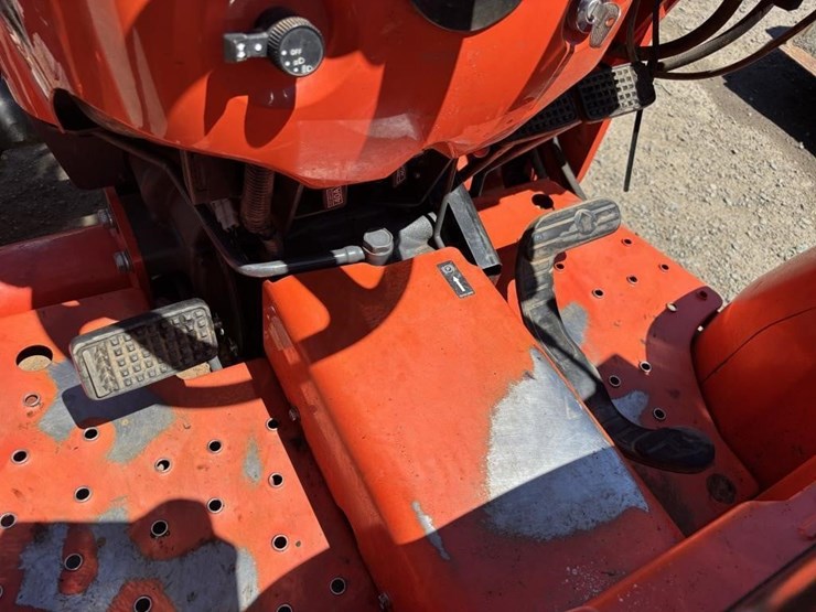 2013-kubota-l3800d-image-48