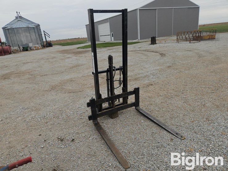 gnuse-3-pt-forklift-image-3