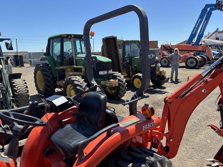 2013-kubota-l3800d-image-35