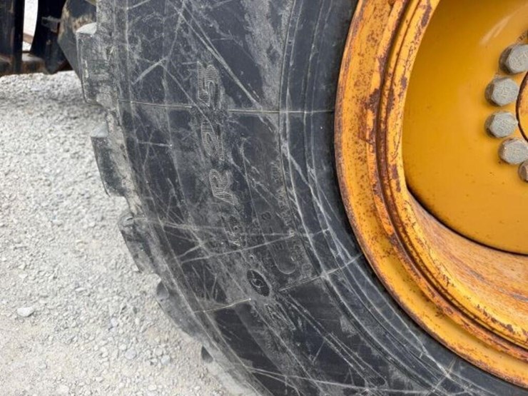 2010-caterpillar-924h-image-37