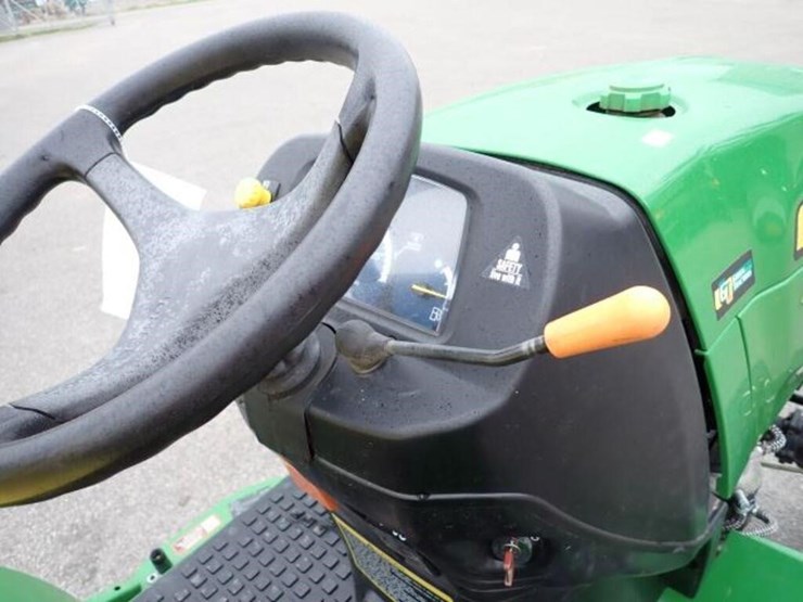 john-deere-200-image-13