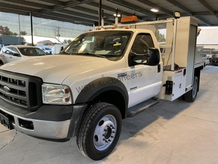 2006-ford-f550-image-4