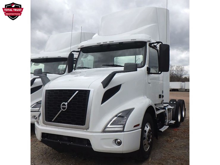 2021-volvo-vnr300-image-1