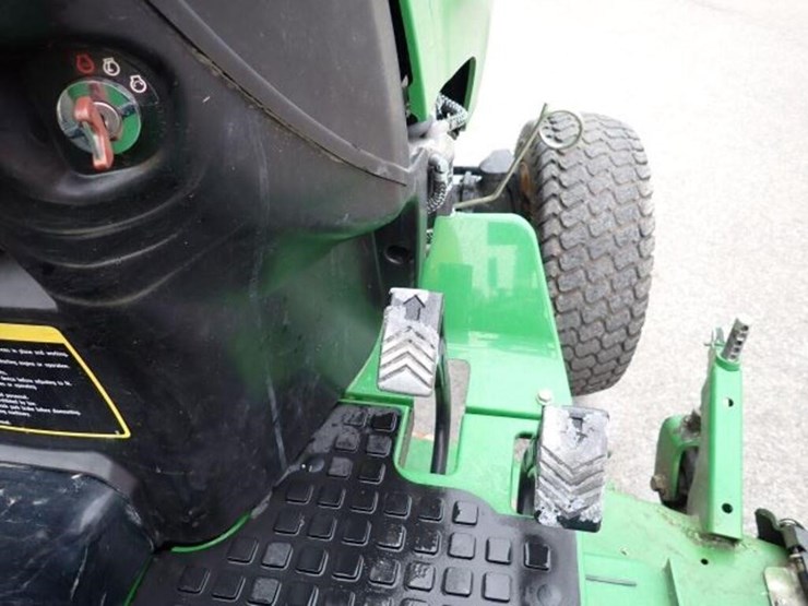 john-deere-200-image-15