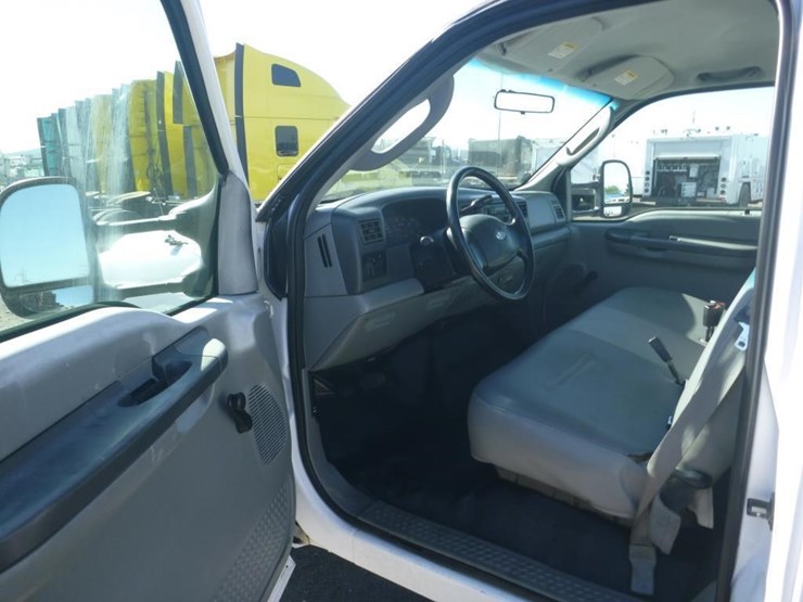 2003-ford-f550-image-5