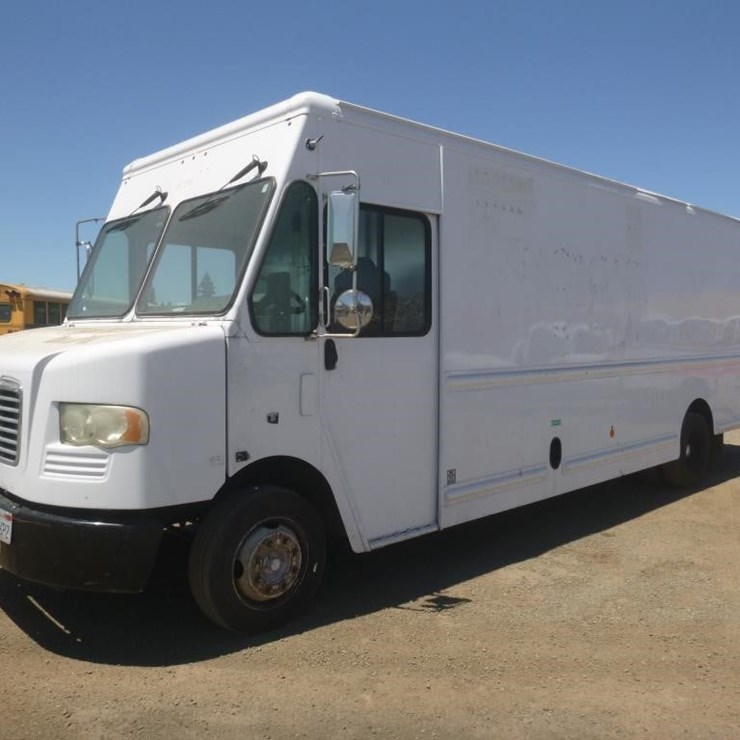 2012 FREIGHTLINER MT55