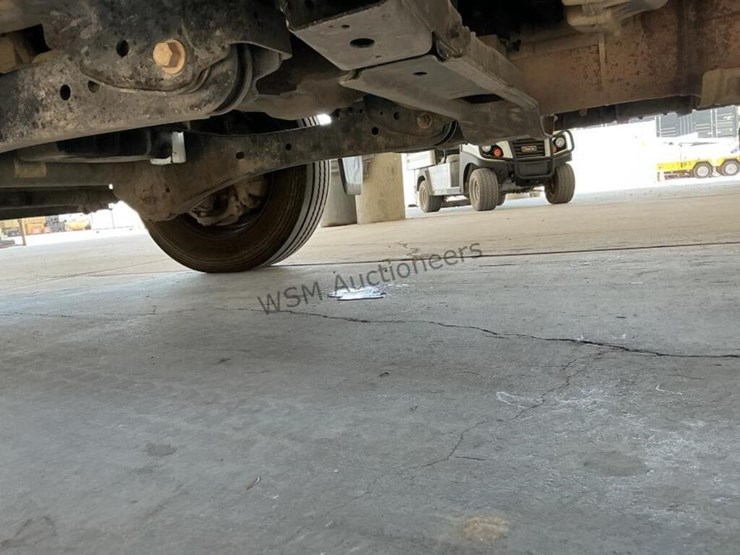 2017-ford-f550-image-28