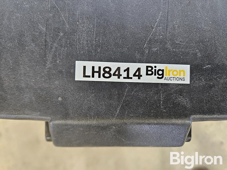 john-deere-planter-insecticide-boxes-image-11
