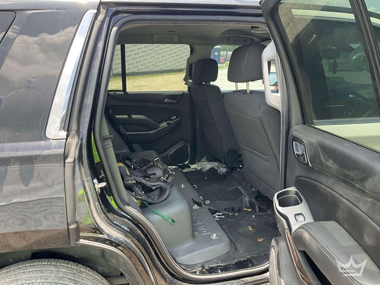 2018-chevrolet-tahoe-image-16