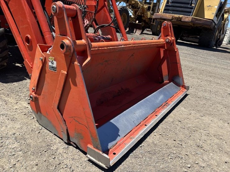 2013-kubota-l3800d-image-11