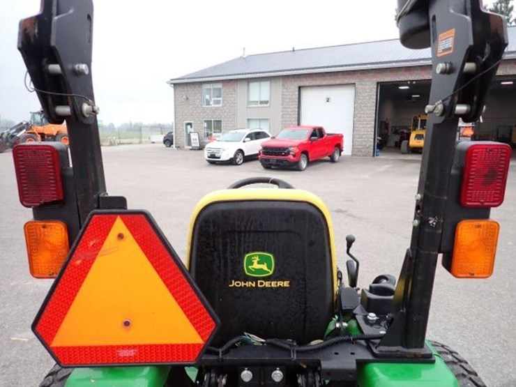 john-deere-200-image-43