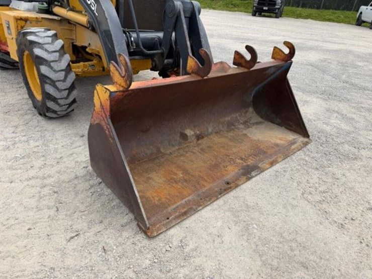 2018-deere-310sl-image-28
