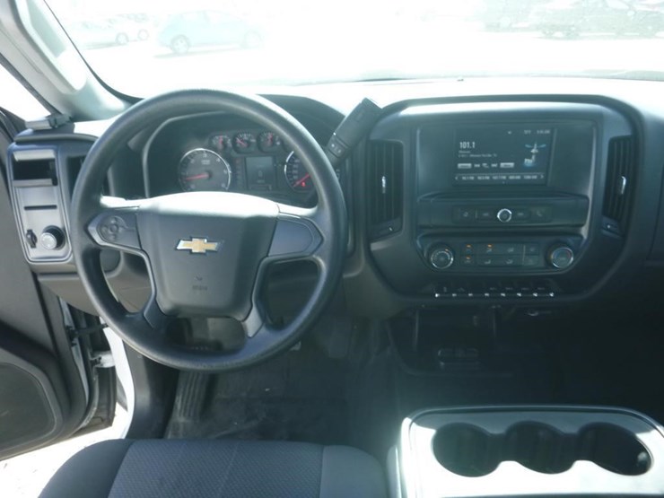 2018-chevrolet-1500-image-9
