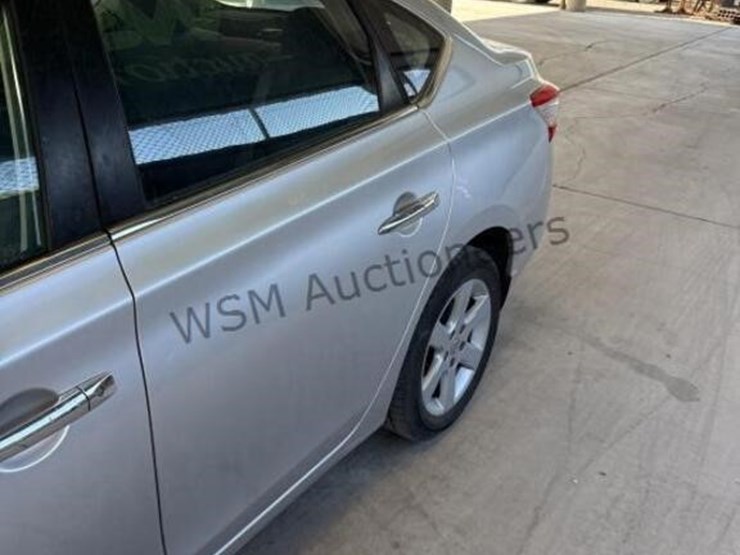 2014-nissan-sentra-sv-sdn-image-5