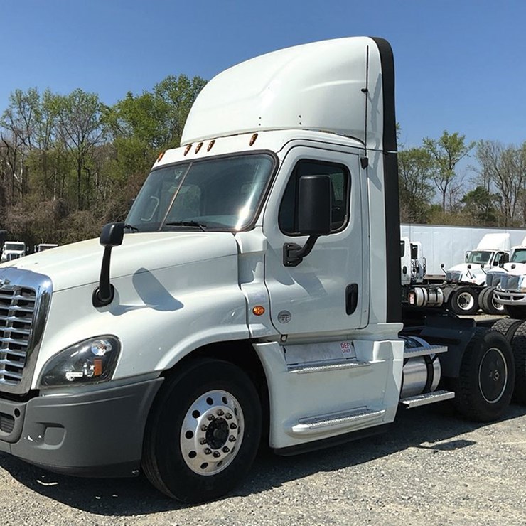 2020 FREIGHTLINER CASCADIA 125