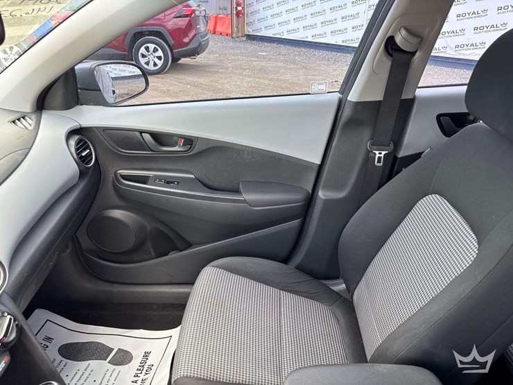 2019-hyundai-kona-sedan-image-12