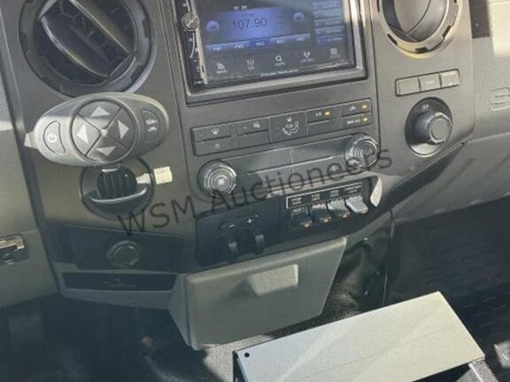 2015-ford-f550-image-23