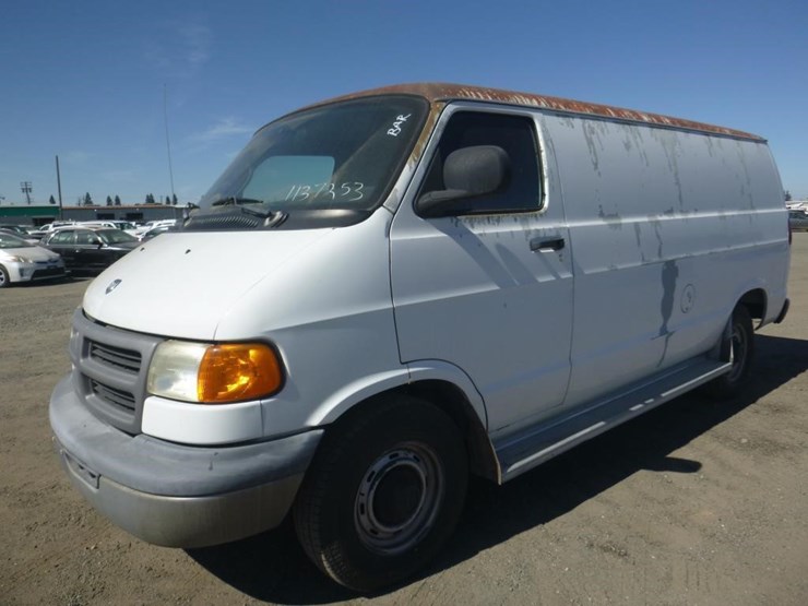 2003-dodge-ram-van-image-1