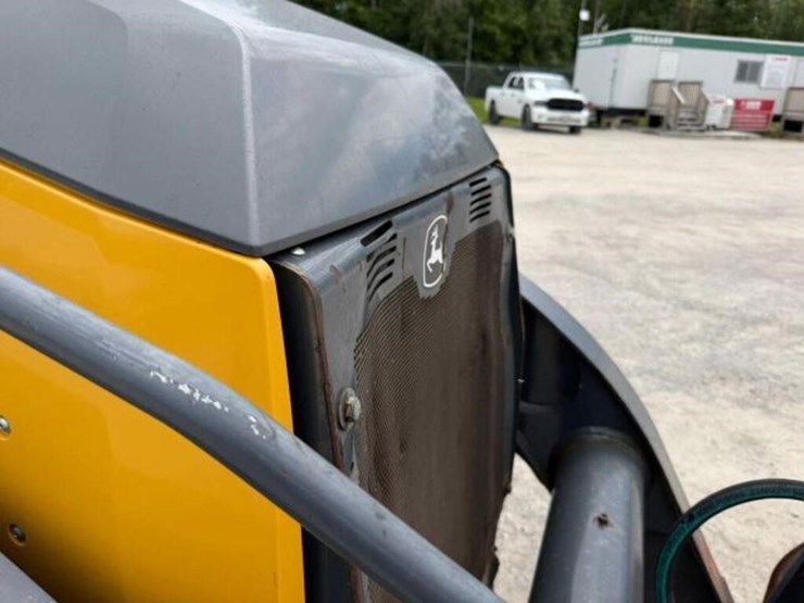2018-deere-310sl-image-32
