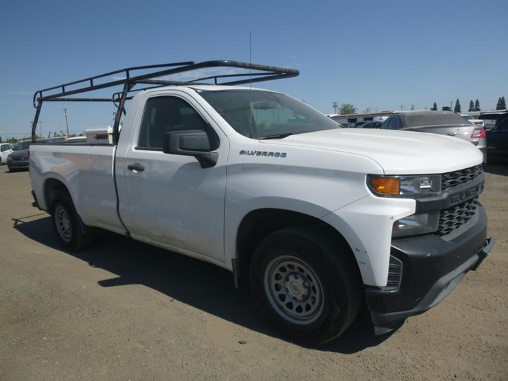 2019-chevrolet-1500-image-2