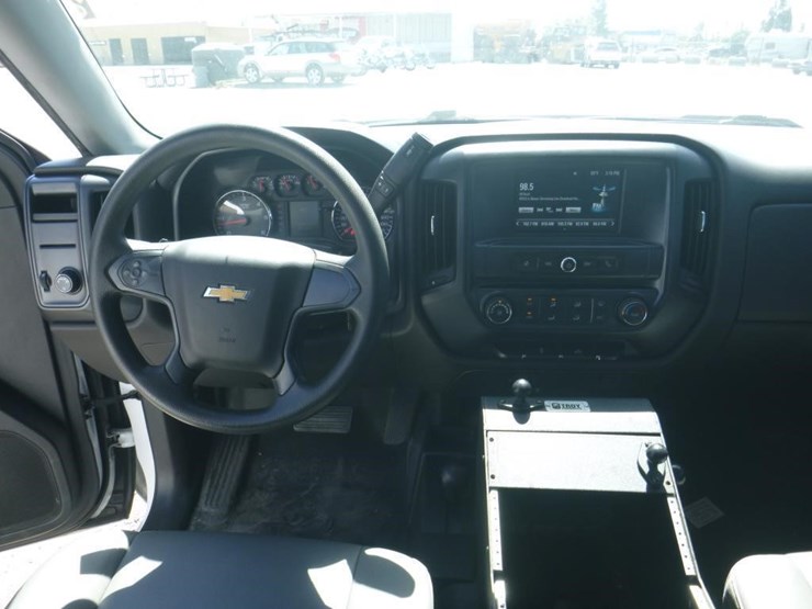 2018-chevrolet-1500-image-9