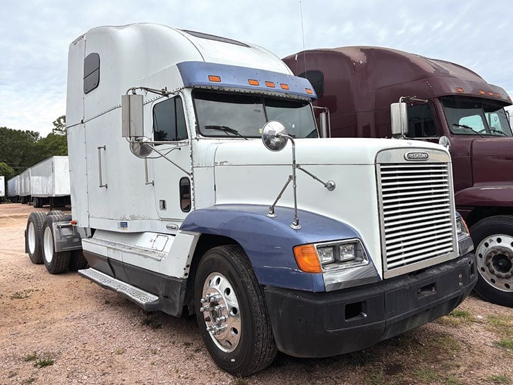 1998-freightliner-fld120-image-1