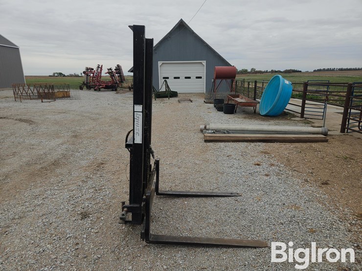 gnuse-3-pt-forklift-image-4