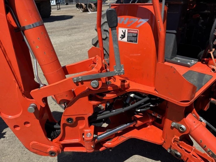 2013-kubota-l3800d-image-23