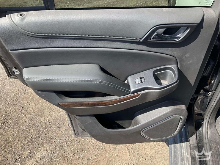 2020-chevrolet-tahoe-image-21
