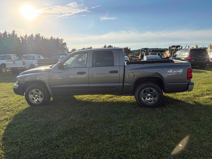 2005-dodge-dakota-image-7