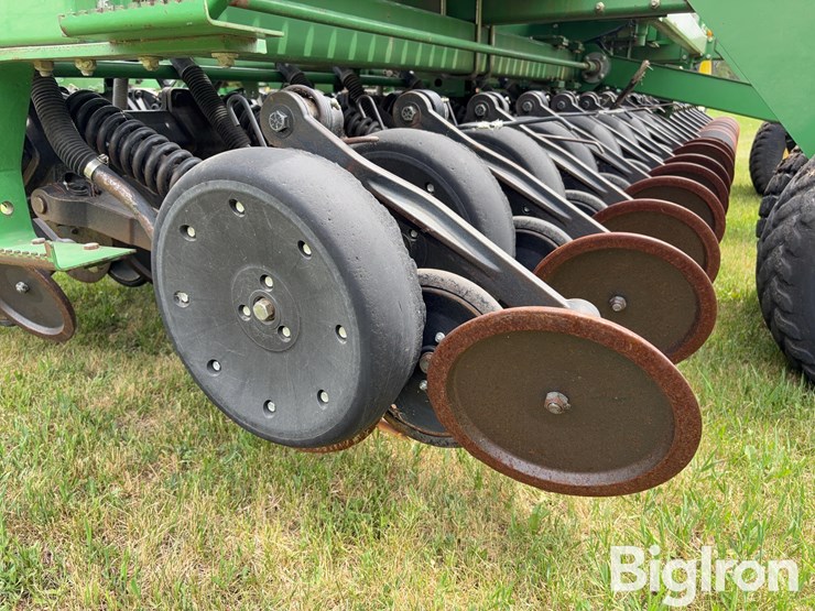 john-deere-1590-image-17