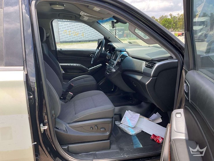 2018-chevrolet-tahoe-image-18