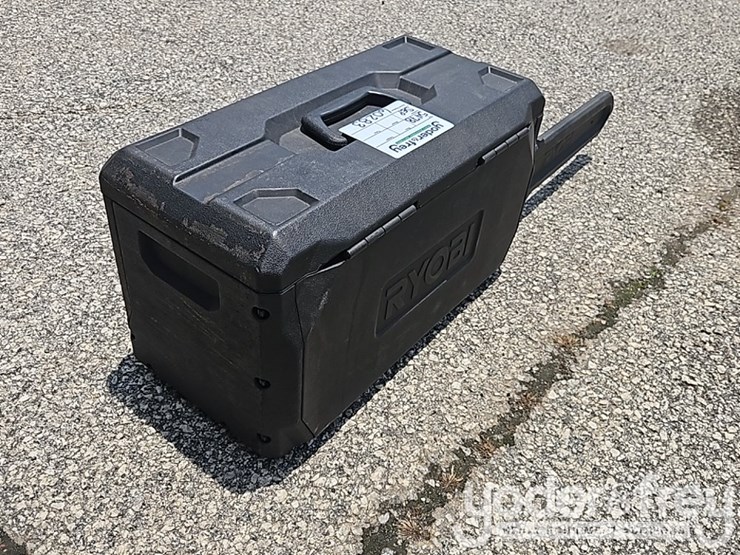 ryobi-18"-chainsaw-c/w-case-image-2
