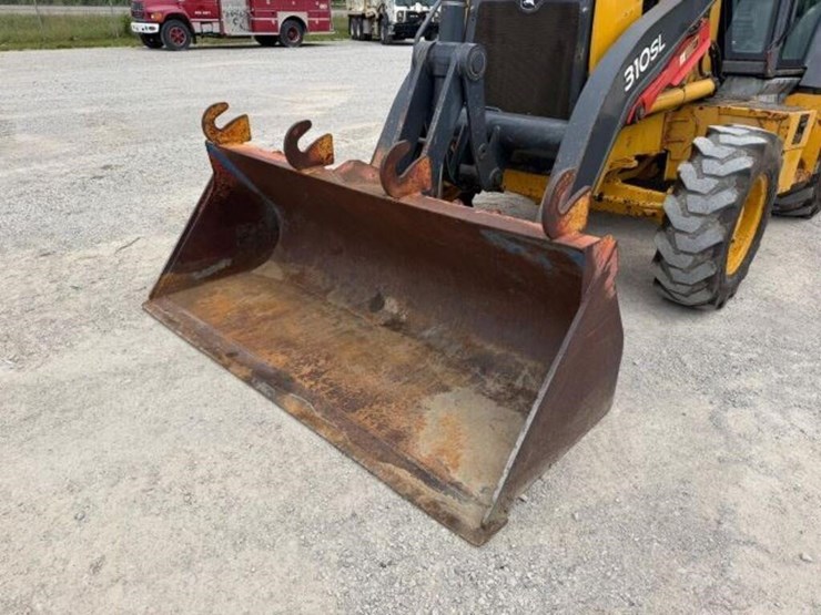2018-deere-310sl-image-30
