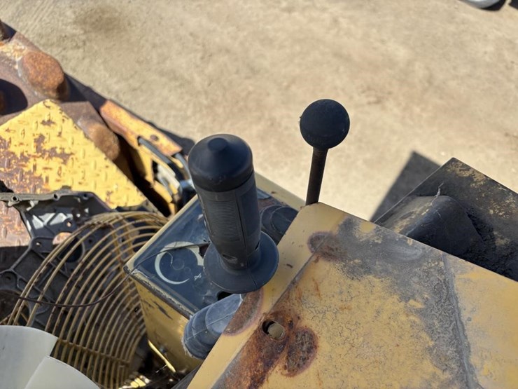 caterpillar-cp-433c-image-24
