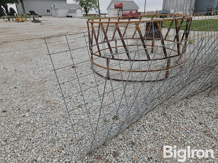 round-bale-feeders-&-mesh-livestock-panels-image-14