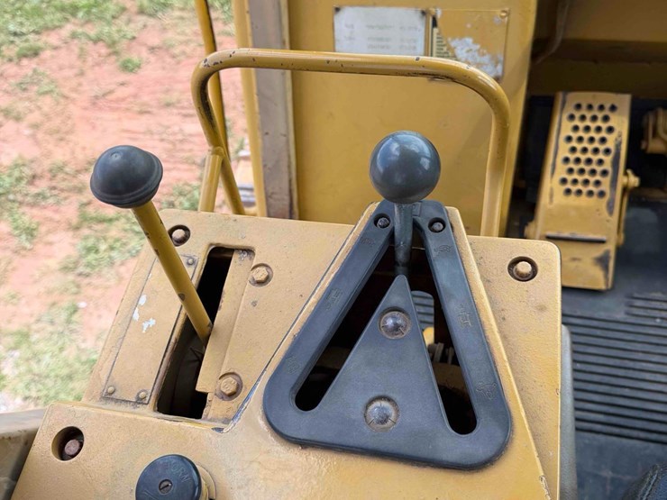 1990-caterpillar-943-image-24