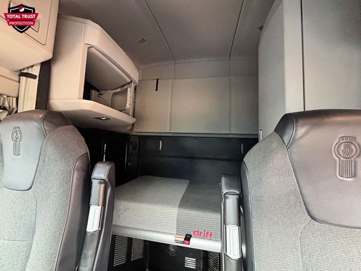 2023-kenworth-t680-image-3