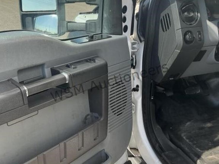 2015-ford-f550-image-29